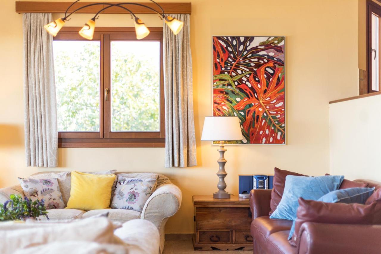 Dendrilia Villa & Suite By Rodostamo Collection คัสซิโอปี ภายนอก รูปภาพ