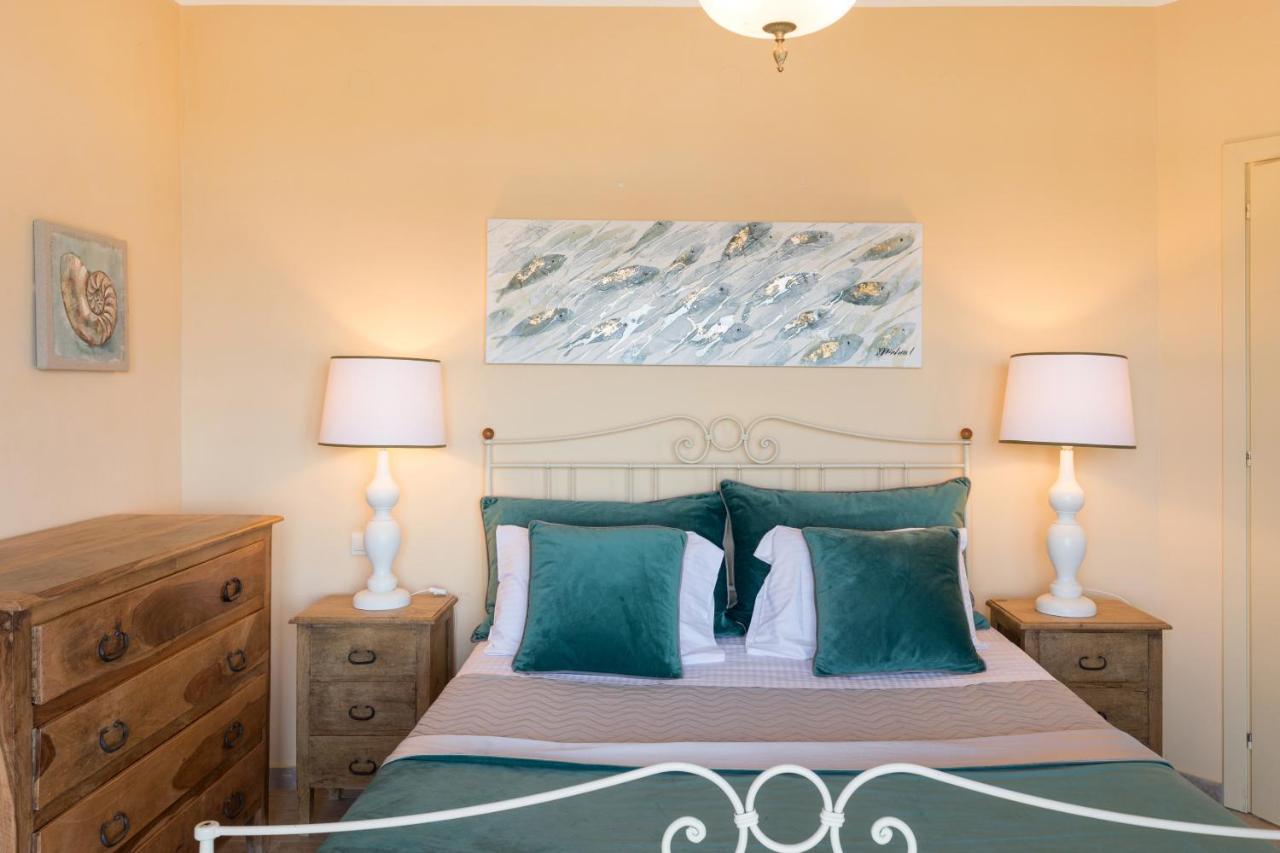 Dendrilia Villa & Suite By Rodostamo Collection คัสซิโอปี ภายนอก รูปภาพ