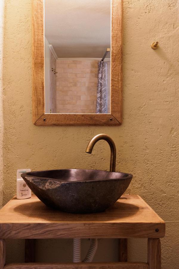 Dendrilia Villa & Suite By Rodostamo Collection คัสซิโอปี ภายนอก รูปภาพ